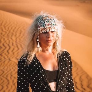 Meet your Posher, Caitlin